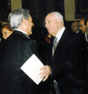 Con Vargas Llosa en la RAE (1996)